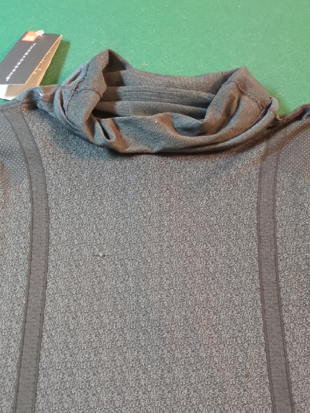 Under Armour Black & Gray Cowl-Neck Performance Pullover Heat Gear - Picture 10 of 14